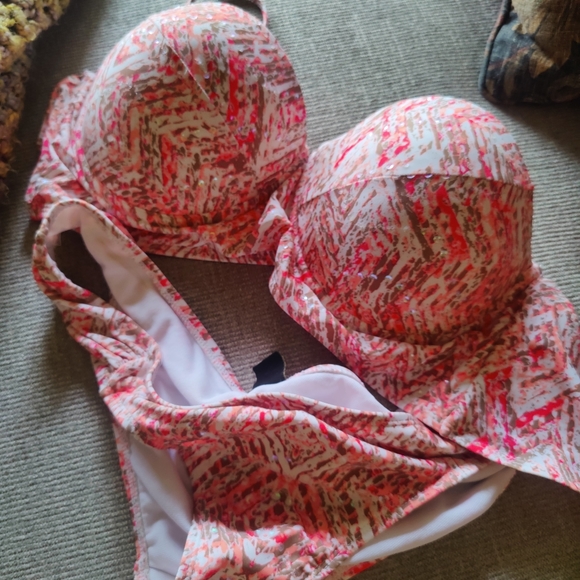 Bathing suit - Picture 2 of 4